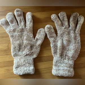 Fuzzy Beige Gloves